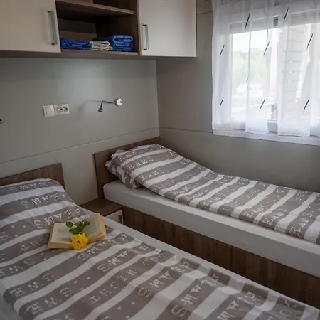 House 4 Mali Nordsee Camp باكوشتاني