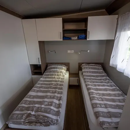 شاليه House 4 Mali Nordsee Camp باكوشتاني